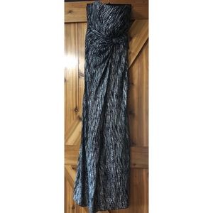 David Meister Black and Silver Metallic Formal